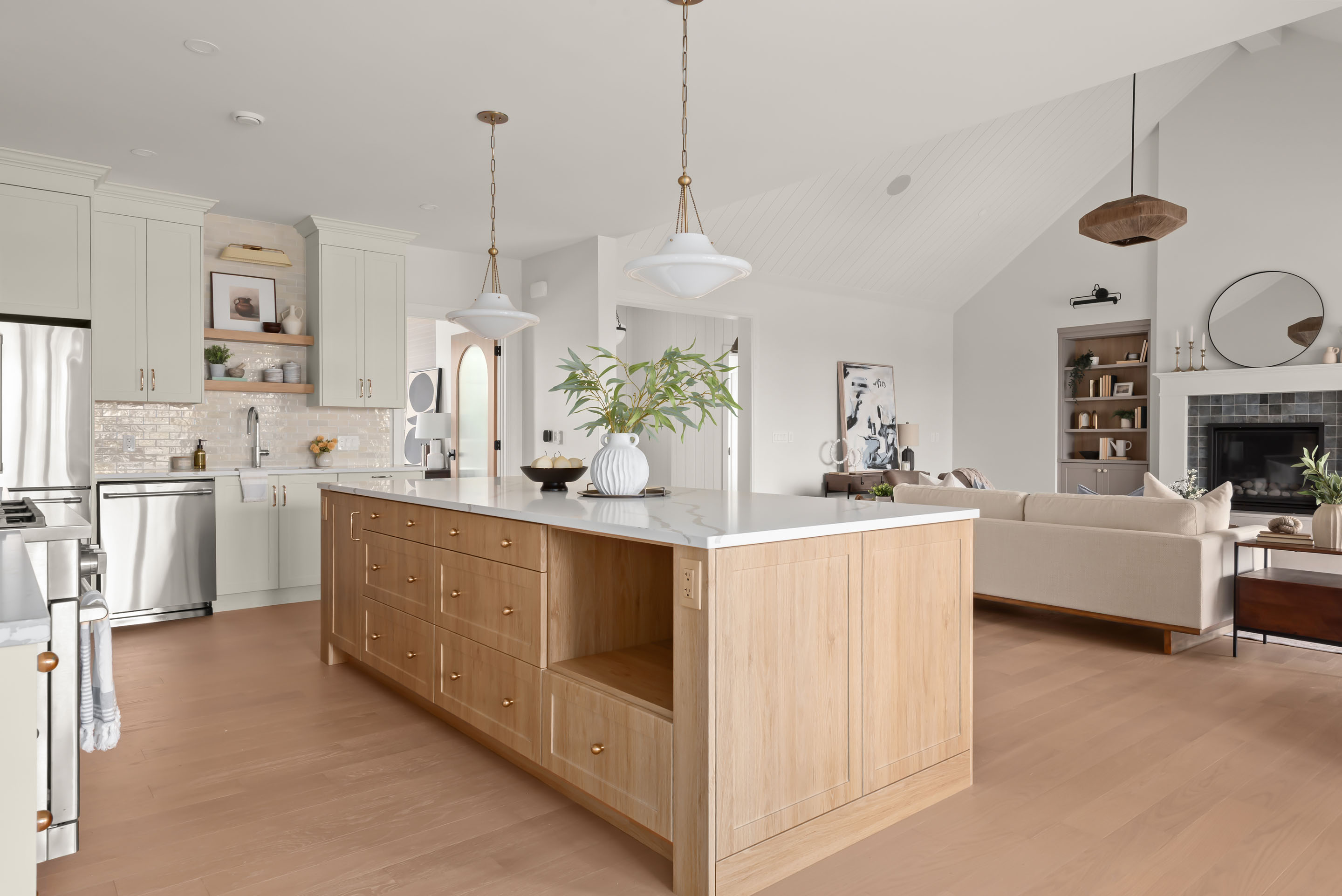 357 Canoe_Crescent